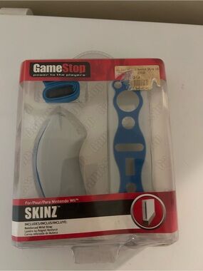NEW Game Stop “SKINZ” For Nintendo Wii~blue  & grey~New In Box